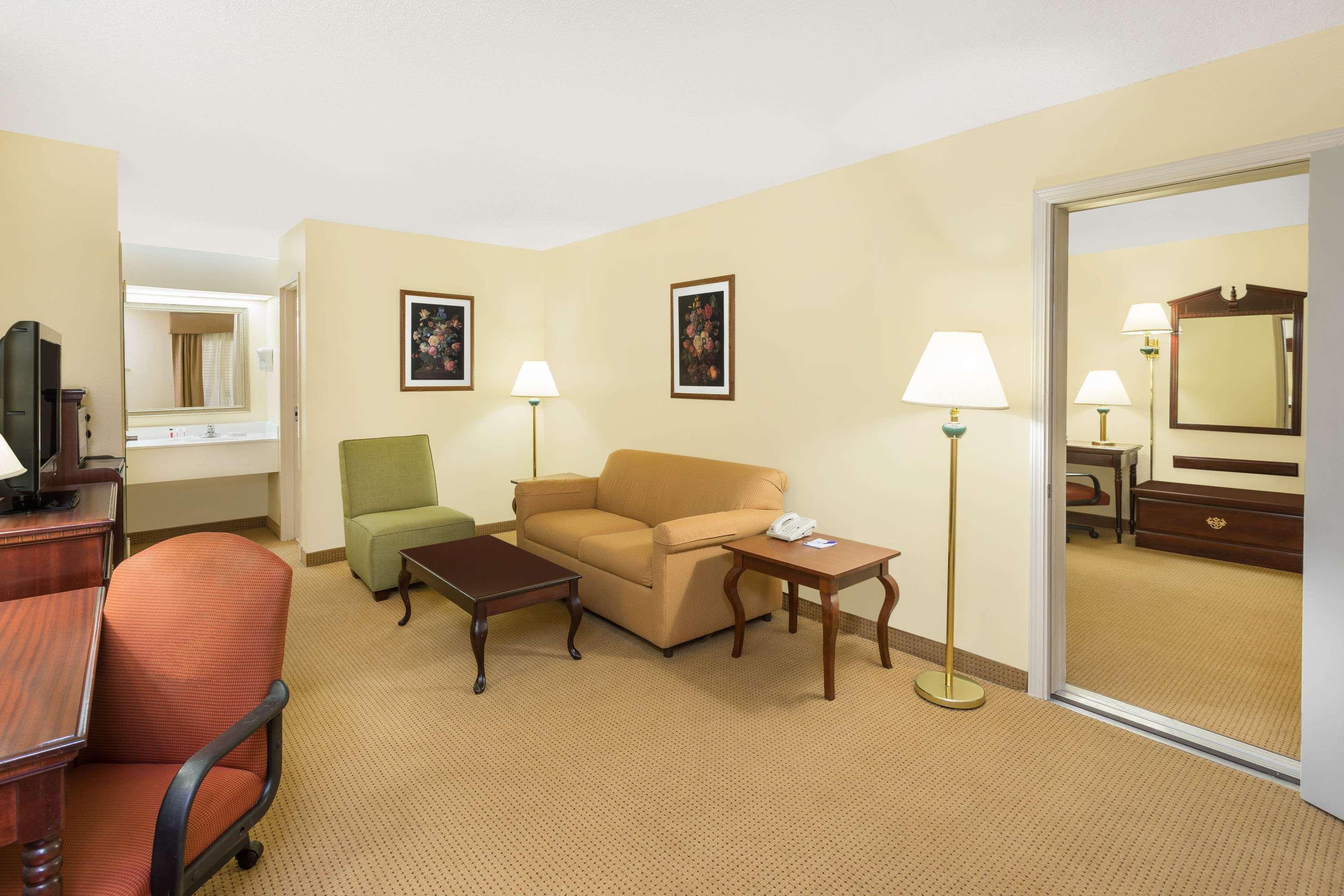 Hotel Baymont By Wyndham Griffin Extérieur photo