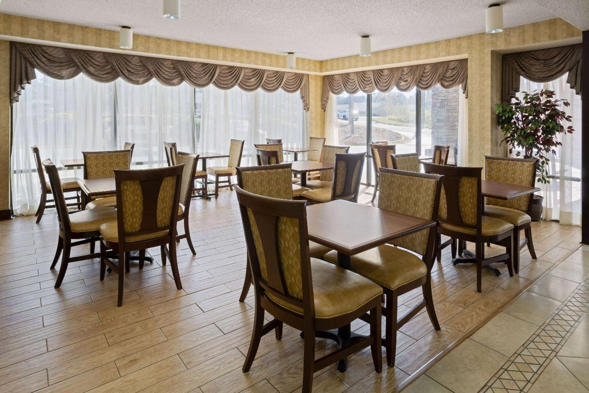 Hotel Baymont By Wyndham Griffin Extérieur photo